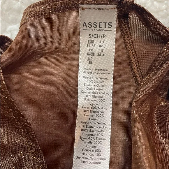 Assets By SPANX Sheer Smoothing Mid Thigh Short Foiled Chocolate Glow Small NWT - Picture 6 of 6